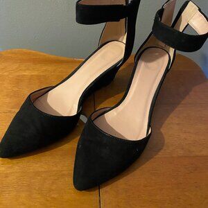 Black Suede Ankle Strap Heels Pointed Toe Minimalist Women’s 7.5